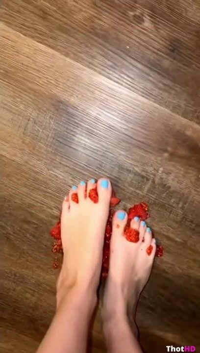 Haliey Welch feet toes close-up pov Leaked Video
