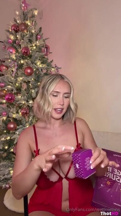WettMelons Big Tits cleavage NSFW Video