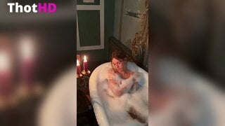 Anna Malygon nude bathtub bathing