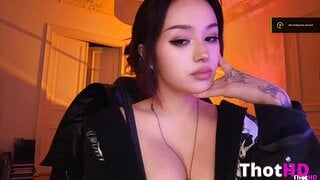 Vylerria cleavage Big Tits_001