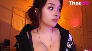Vylerria cleavage Big Tits_001