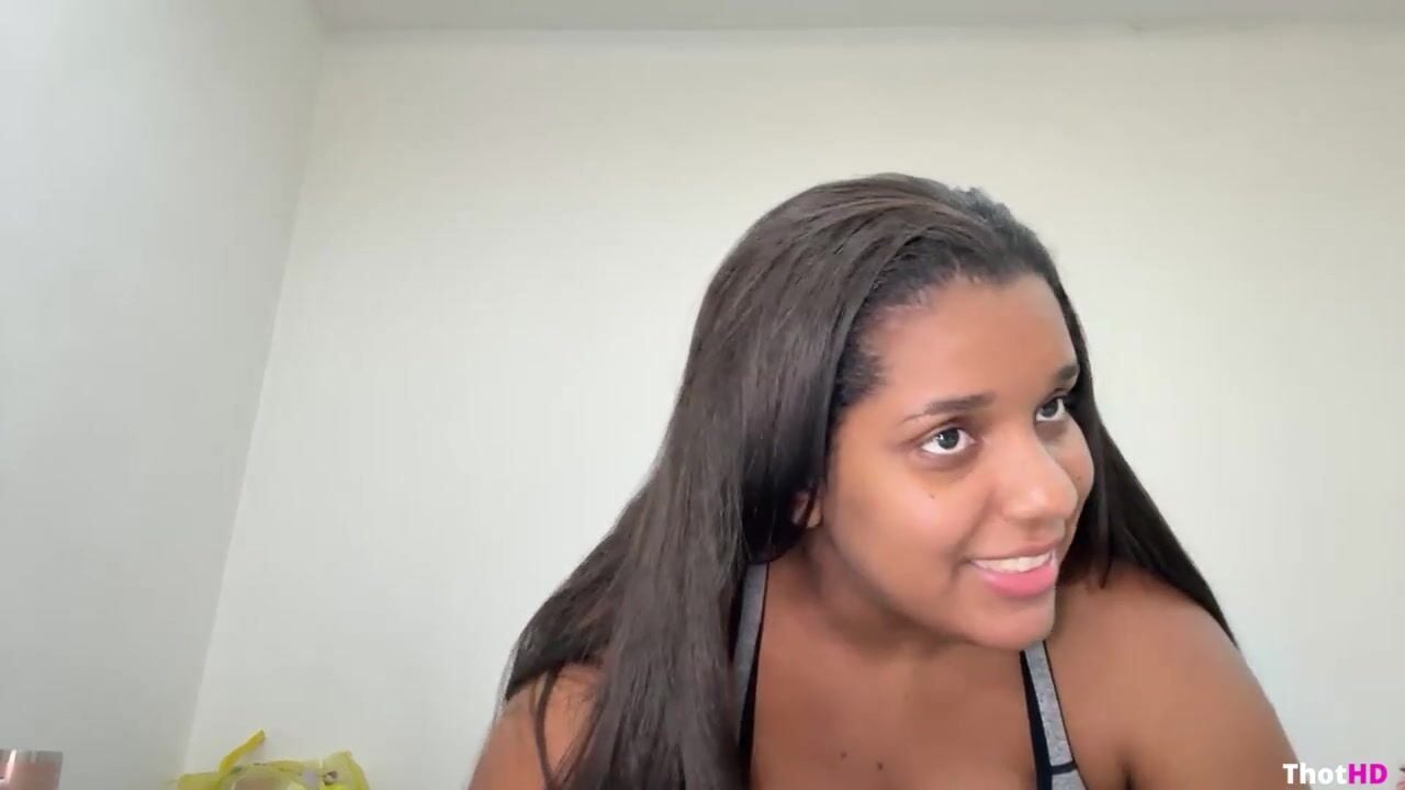 Matiimarronii ass bent over nude from behind OF