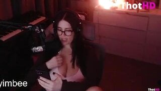 Heyimbee cleavage Huge Tits Leaked OF Video