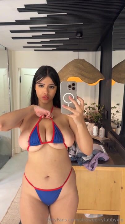 Strawberrytabby bikini Big Tits mirror Leaked OnlyFans