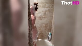 Colleen Sheehan nude bathroom towel bathtub Video Leak