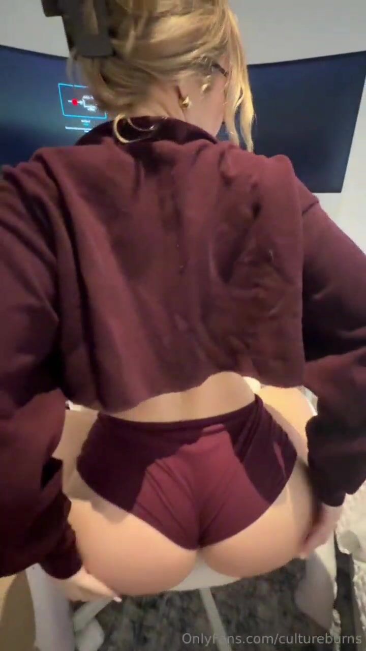 Cultureburns ass from behind squatting short shorts