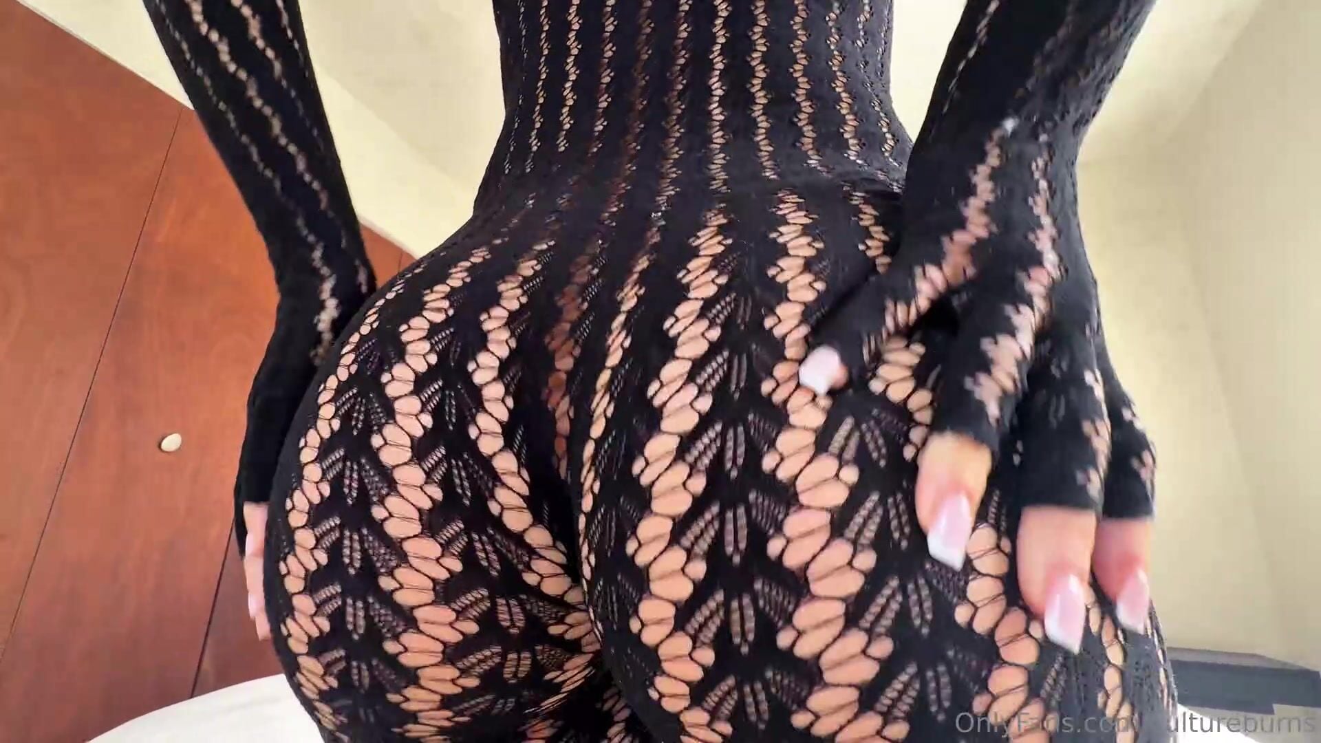 Cultureburns ass pantyhose close-up high heels OF