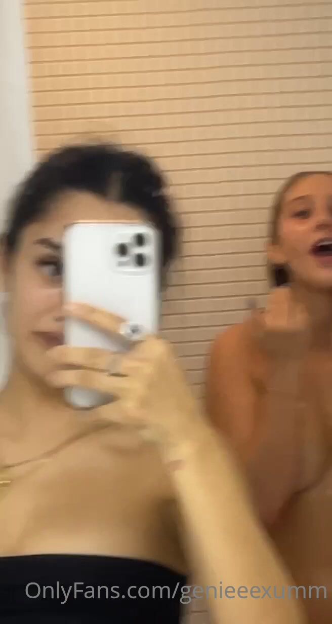 Geniedelise nude mirror bathroom towel Video Leak