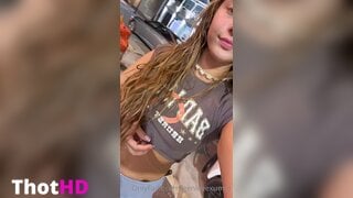 Geniedelise shorts OnlyFans Leak