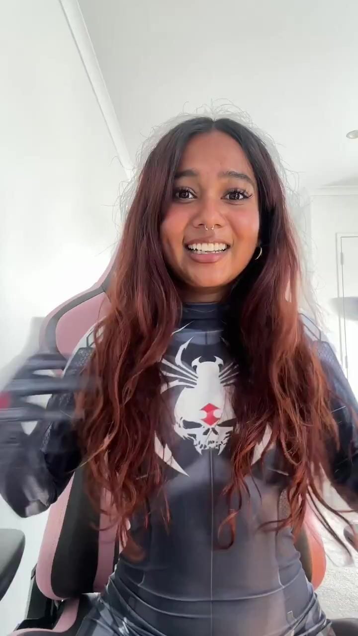 Miaz1234 bodysuit tongue out Video