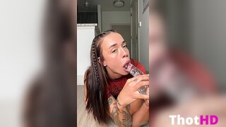 Queenkalin masturbating bottomless object insertion spread legs Leaked OF Video