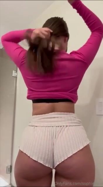 Sophie Rain ass from behind undressing short shorts OnlyFans Leak