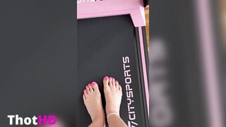 Anne Wuensche feet toes close-up pov NSFW Video