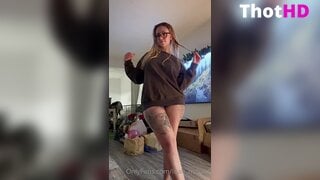 Leah_Mifsud ass from behind bottomless couch Leaked OF