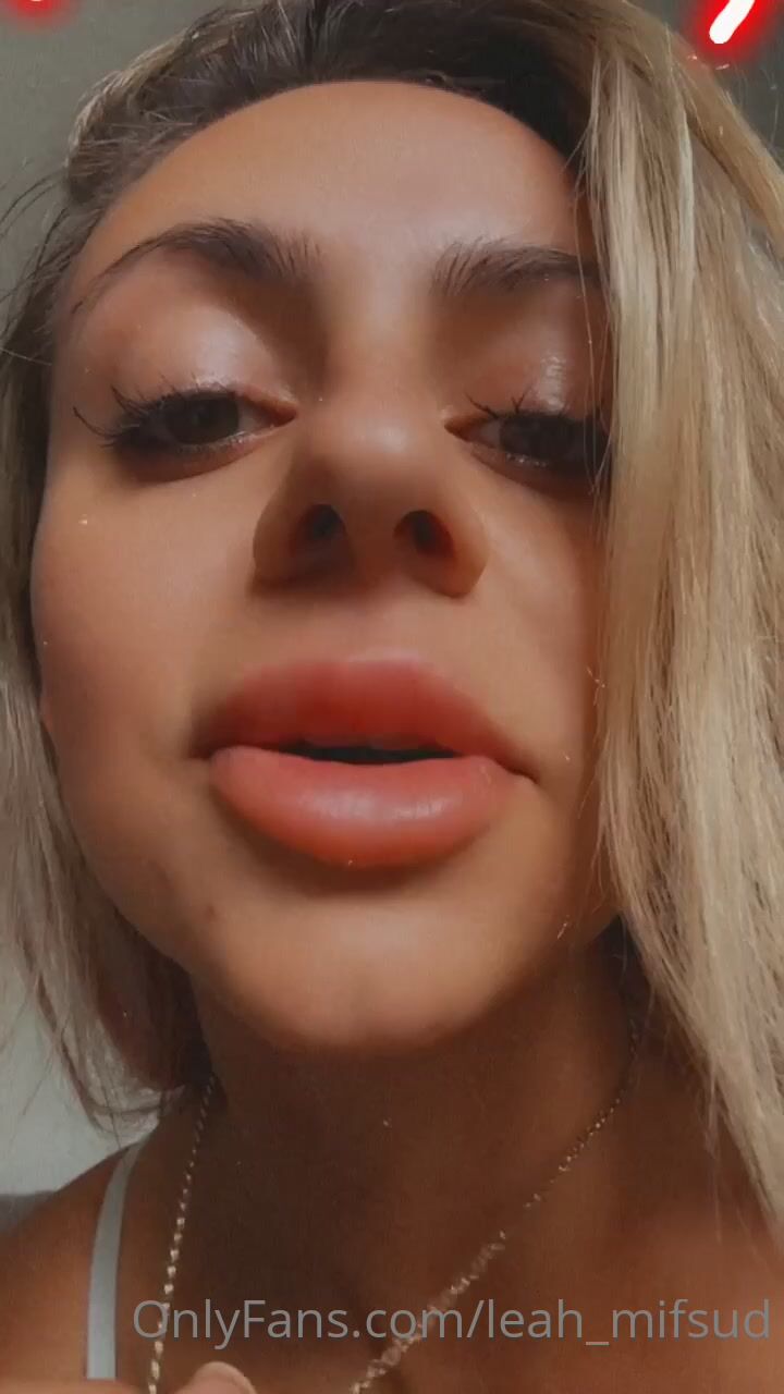 Leah_Mifsud close-up cleavage Big Tits Leaked Video