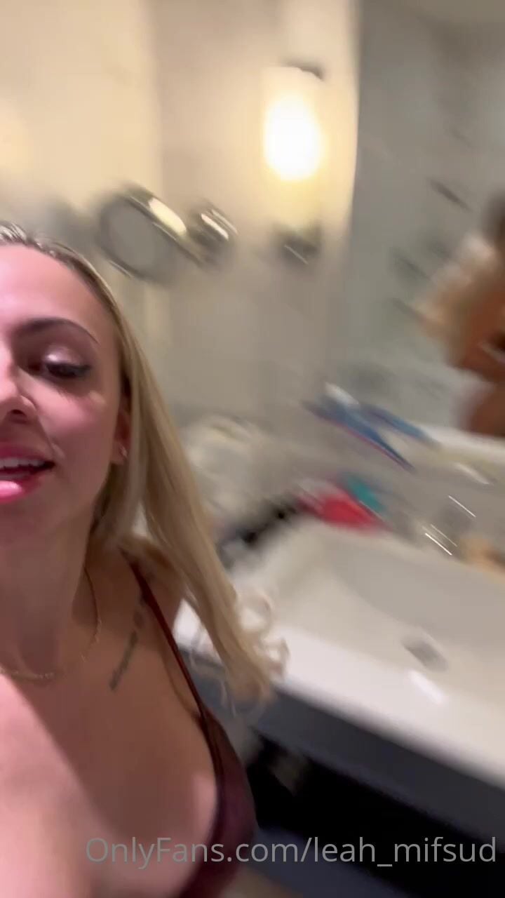 Leah_Mifsud Big Tits bathroom cleavage bikini NSFW Video