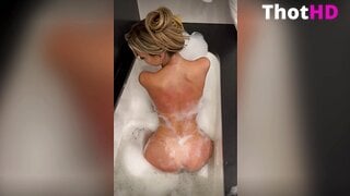 Breckie Hill nude bathtub ass bathroom Video
