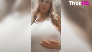 Miss Juicy Lucy Nude from Below XXX
