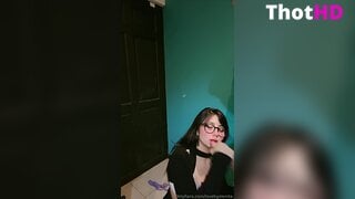 Elain3uwu Cleavage in Choker OnlyFans