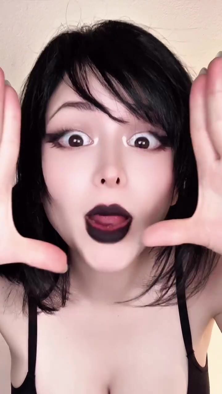 Pinkchyu Big Tits Cleavage Leaked