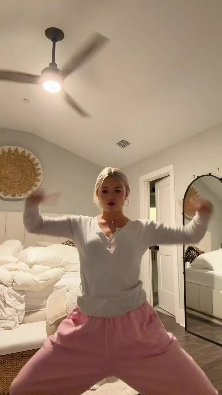 Katie Sigmond Solo Clip