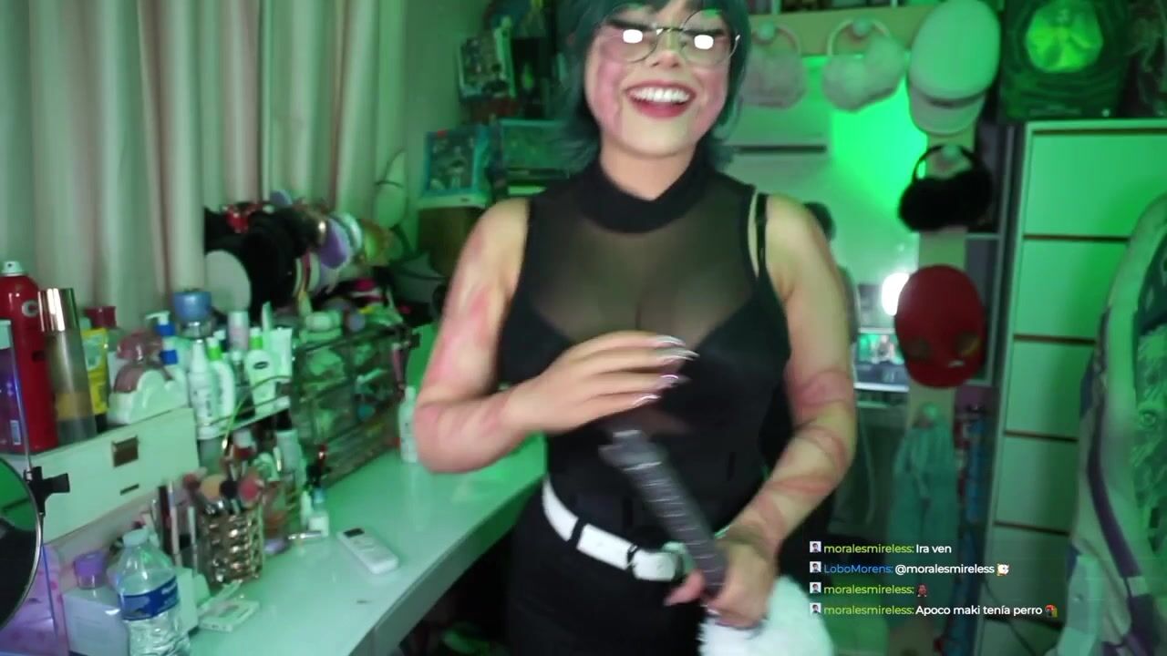 MagsMx From Behind Dress Clip