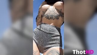 Sallydinosaur Braless Close-Up Leak
