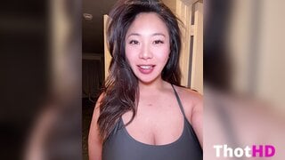Rocketreyna Cleavage Big Tits Clip