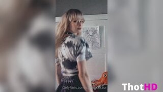 Sallydinosaur Choker NSFW