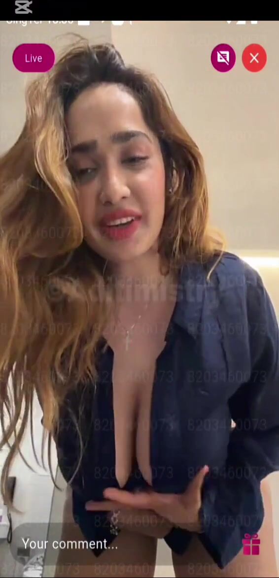 Aditi Mistry Cleavage Clip
