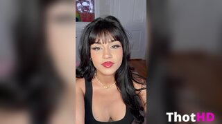 Whoahannahjo Cleavage Clip