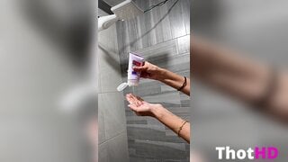 Diana Burgos Quintero Nude in the Bathroom Leak