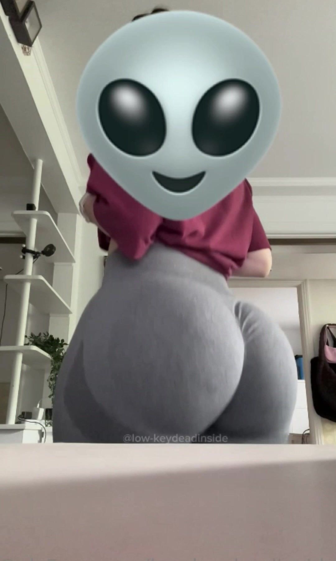 Lowkeydeadinside Bathroom Clip