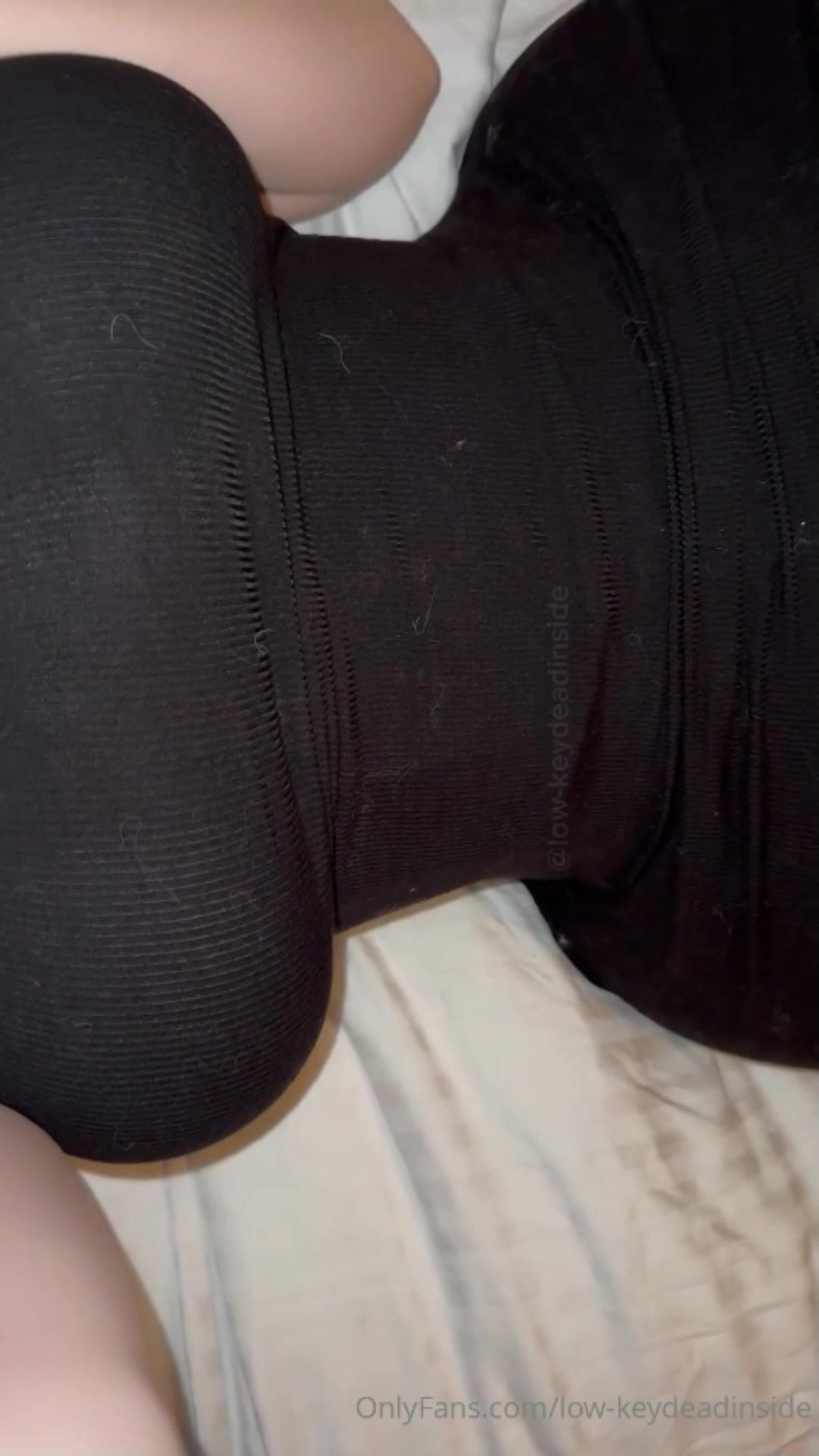 Low-keydeadinside Big Tits Close-Up Clip