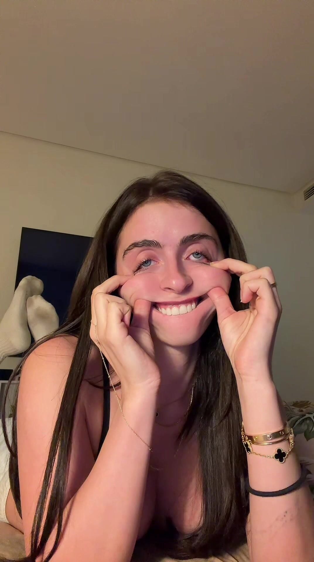 Lauren Hamden Cleavage Downblouse Clip