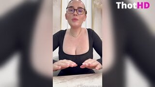 Ema.santi Big Tits and Cleavage XXX
