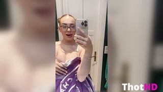 Ema.santi Big Tits and Cleavage Clip