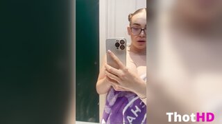 Ema.santi Big Tits and Cleavage Clip