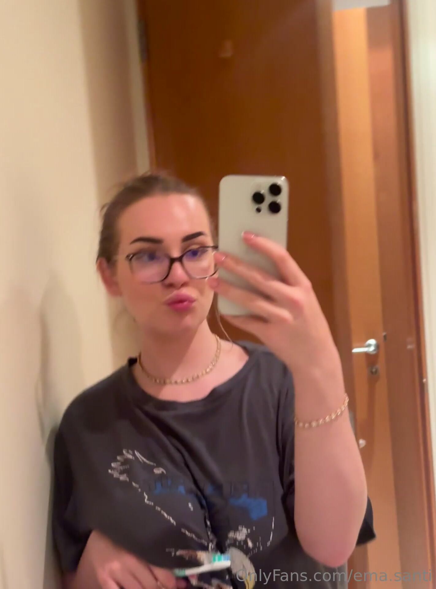 Ema.santi Solo