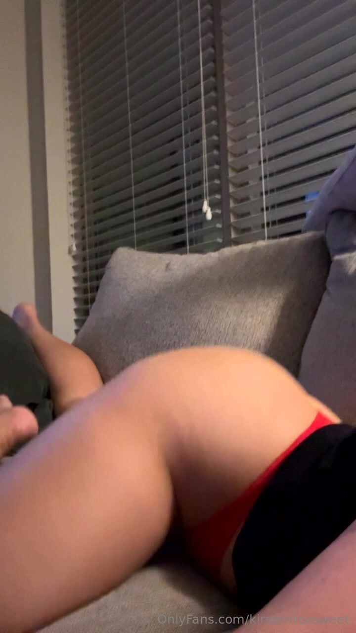 Kirstentoosweet Nude on Couch NSFW