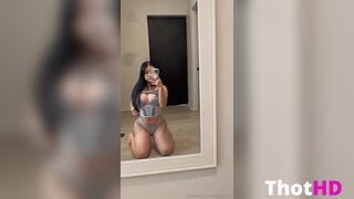 Joyymei Big Tits Cleavage Clip