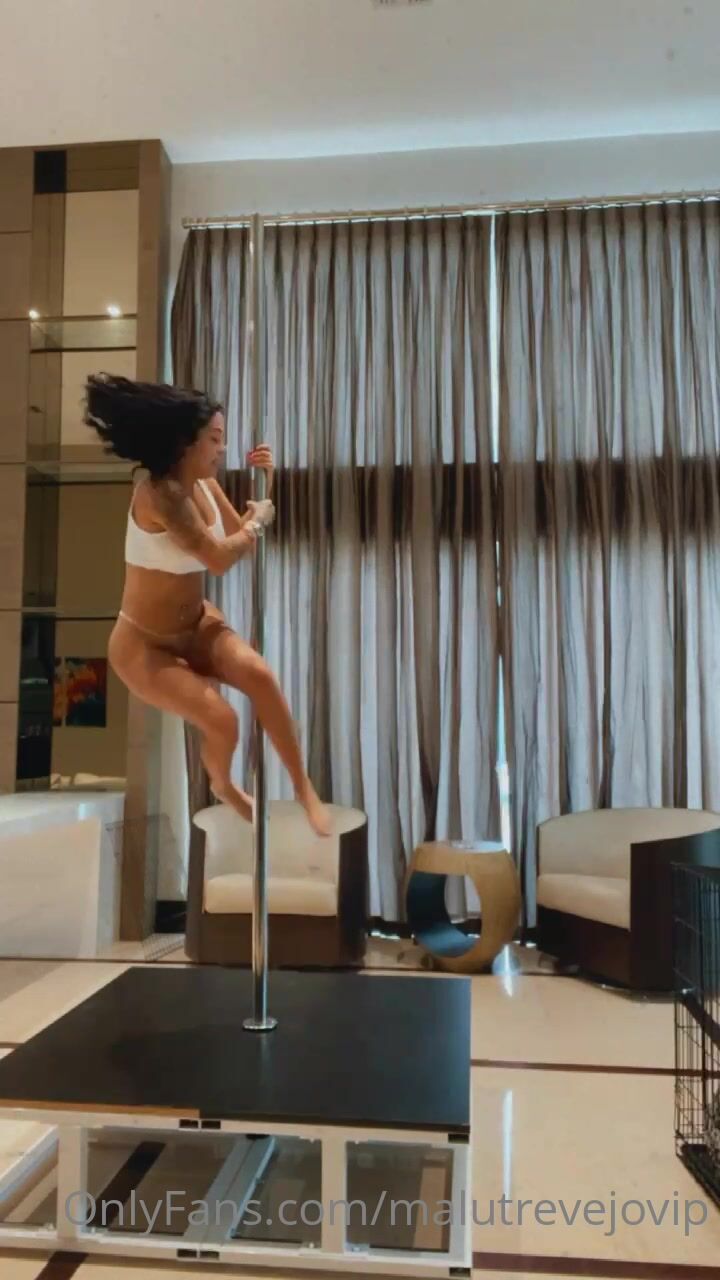 Malu Trevejo Ass on Couch OF