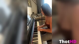 Rose Fittt Cleavage Video