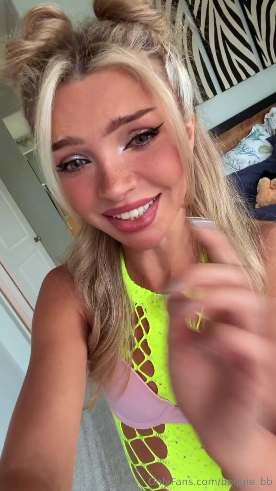 Bougie_bb Short Shorts Bodysuit OnlyFans