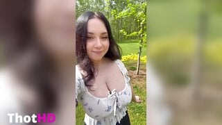 Miniloonaa Outdoor Cleavage Leak