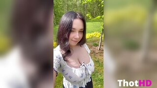 Miniloonaa Outdoor Cleavage Leak