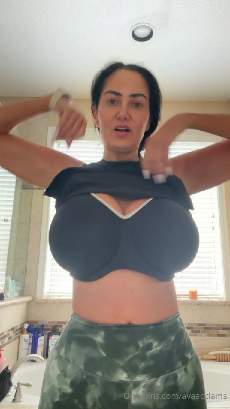 Ava Addams Big Tits Cleavage Leaked_002