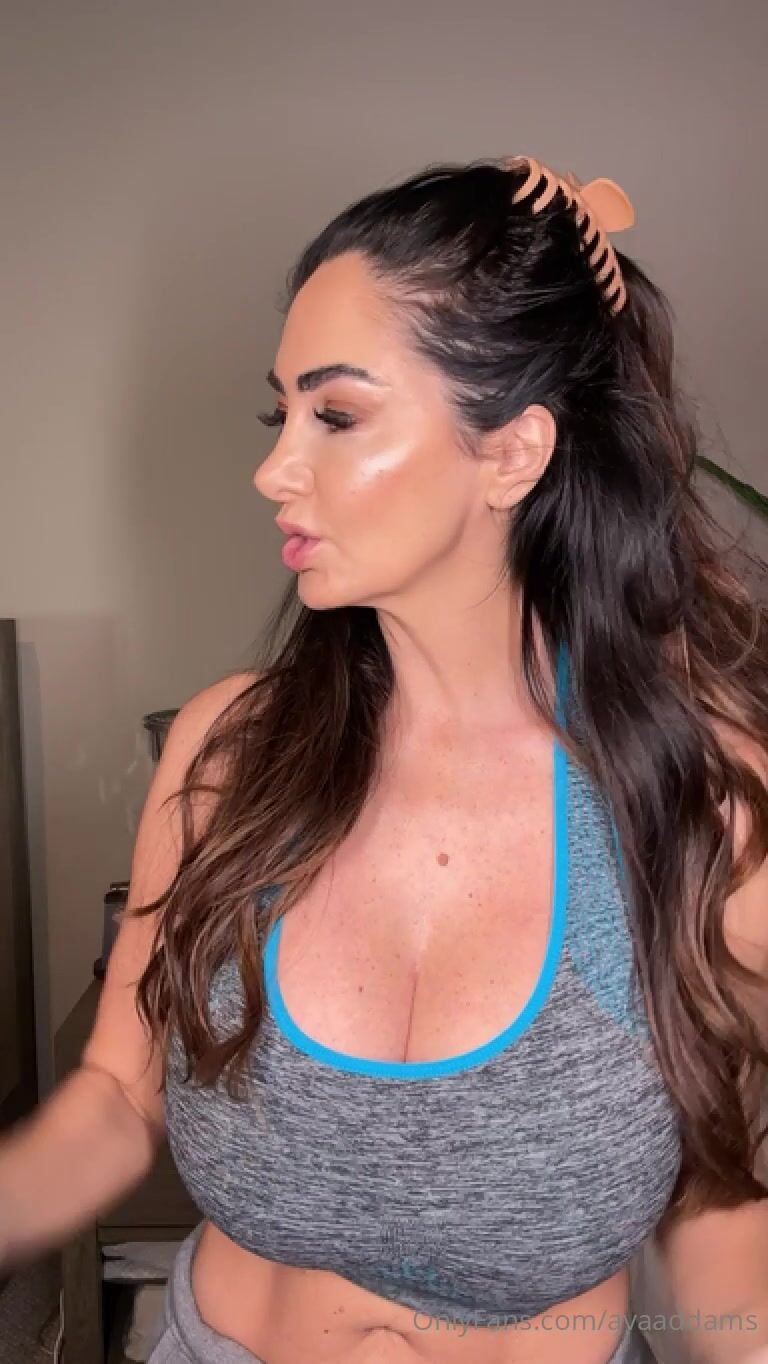 Ava Addams Big Tits Cleavage NSFW