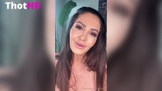 Ava Addams Cleavage Leak