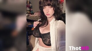 Robin Grey Cleavage XXX